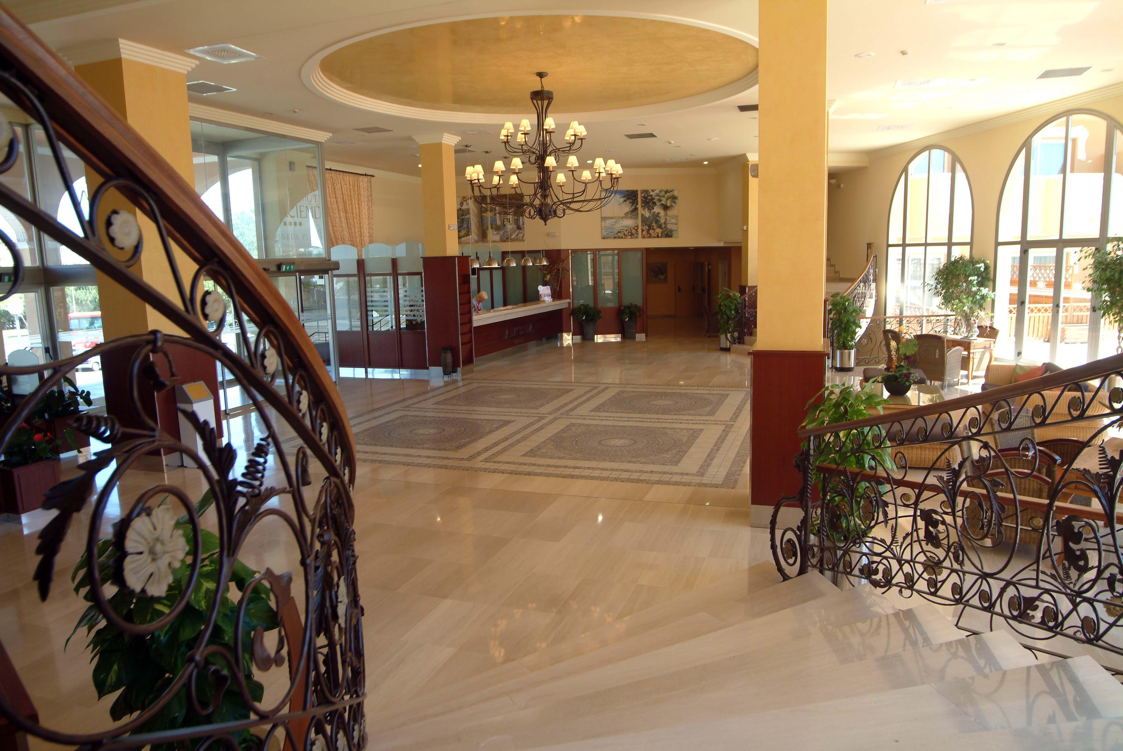 Ohtels La Hacienda Hotel ลาปีเนดา ภายนอก รูปภาพ