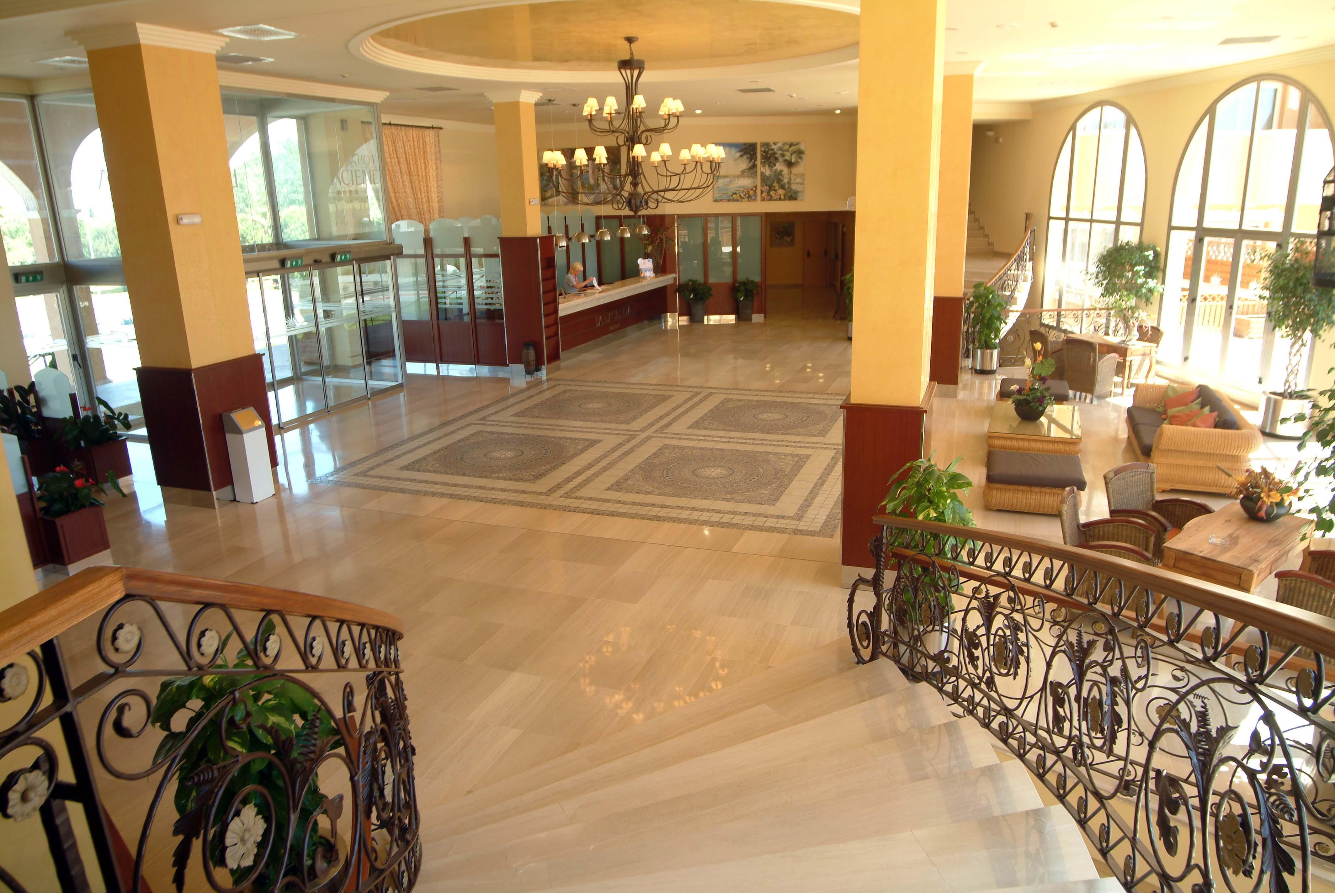 Ohtels La Hacienda Hotel ลาปีเนดา ภายนอก รูปภาพ