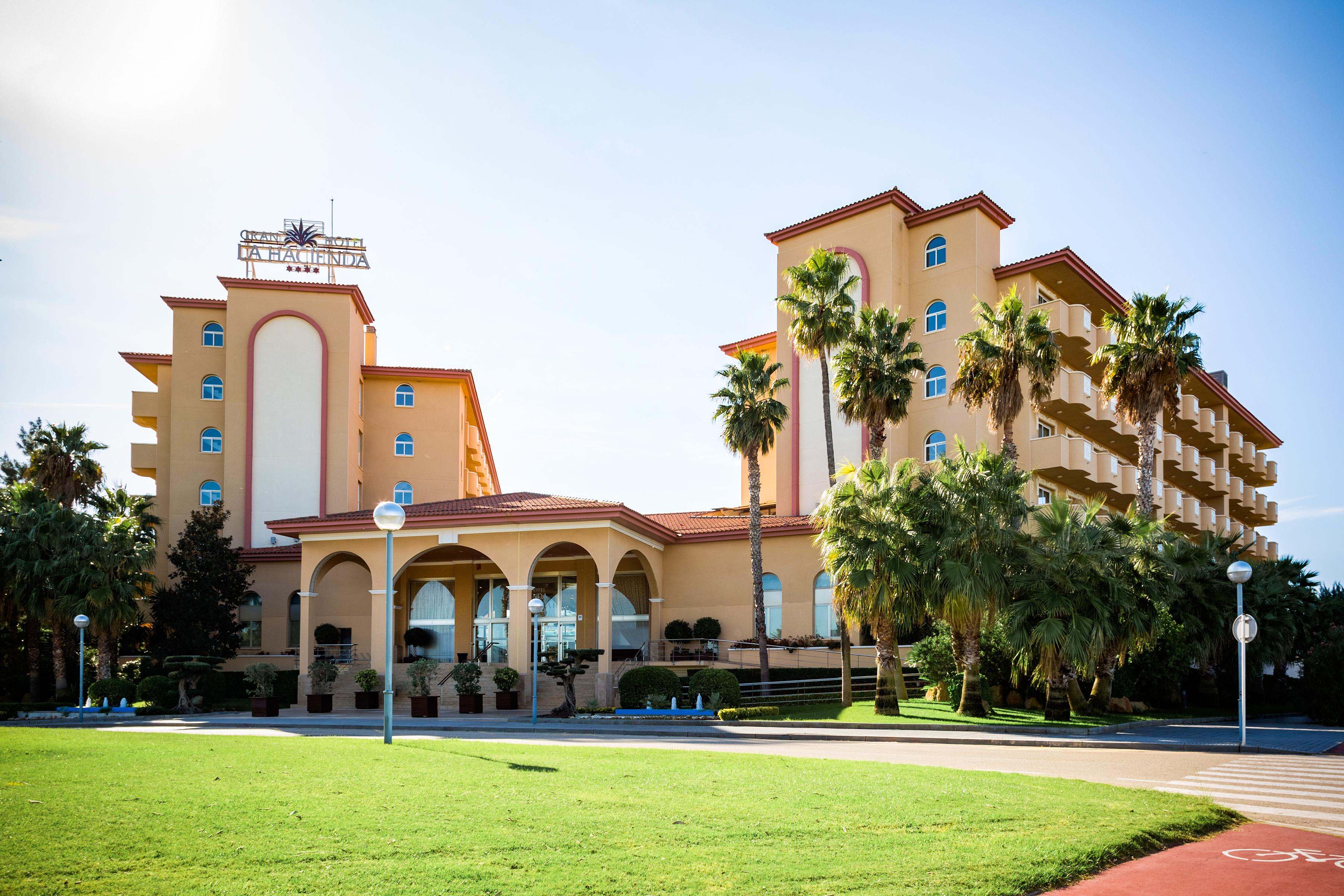 Ohtels La Hacienda Hotel ลาปีเนดา ภายนอก รูปภาพ