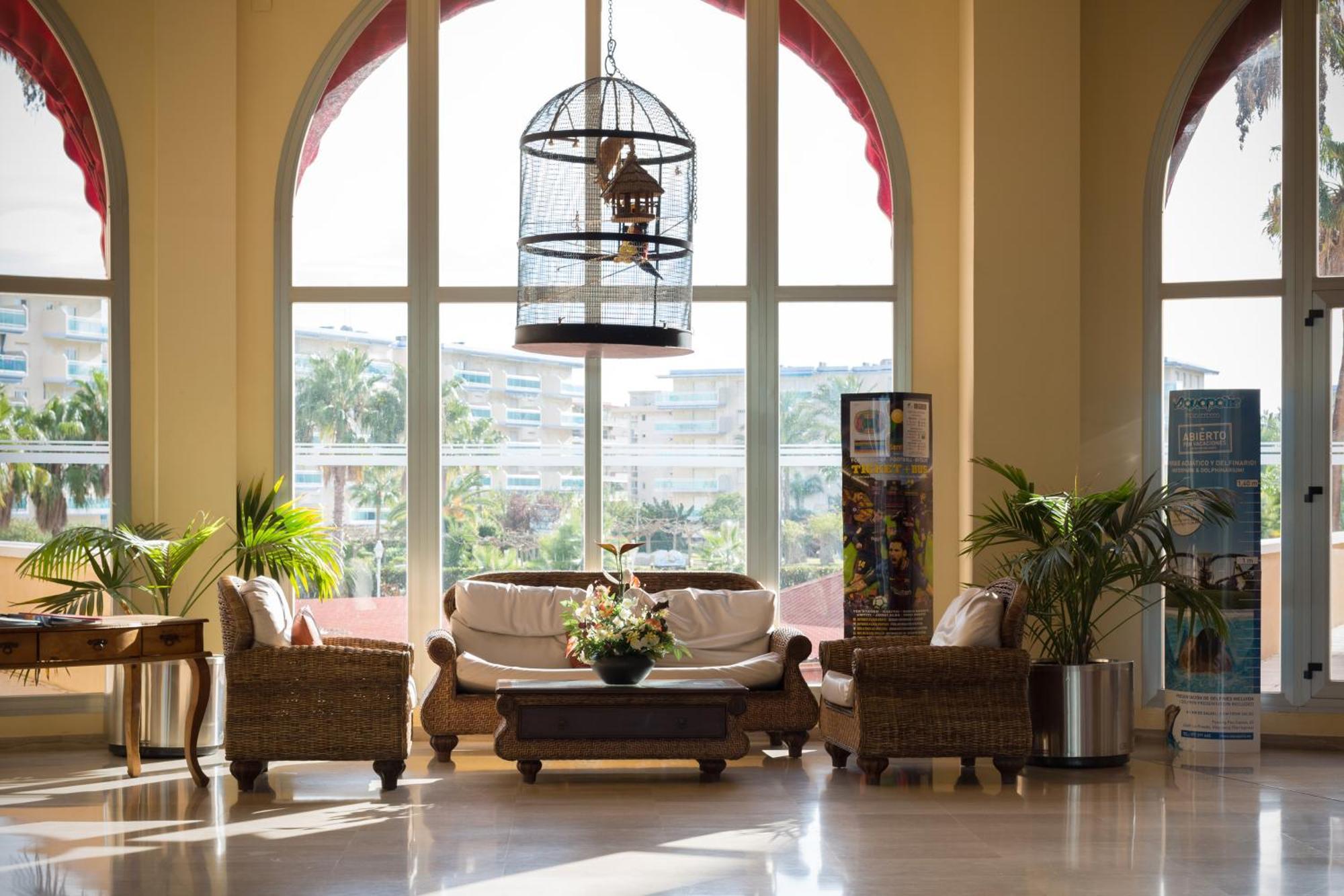 Ohtels La Hacienda Hotel ลาปีเนดา ภายนอก รูปภาพ